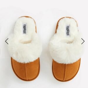 NWT Fab Kids fur trim slippers in biscuit size 10